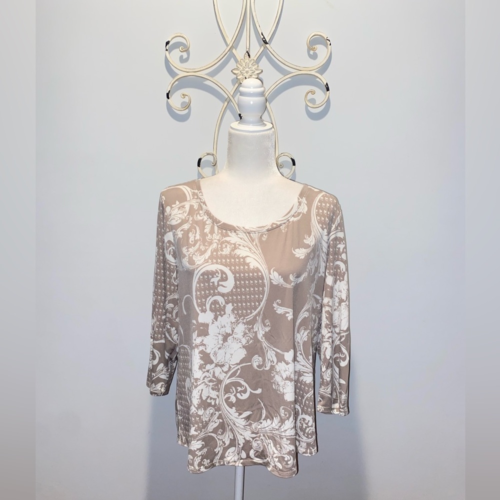 Chico’s 3/4 Sleeve Top - Size 2 = Large